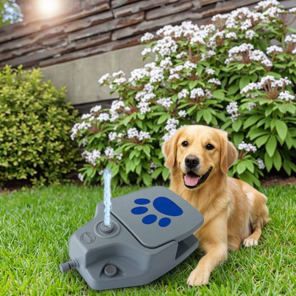 Garden Sprinkler Pet Step-On Water Dog Fountain